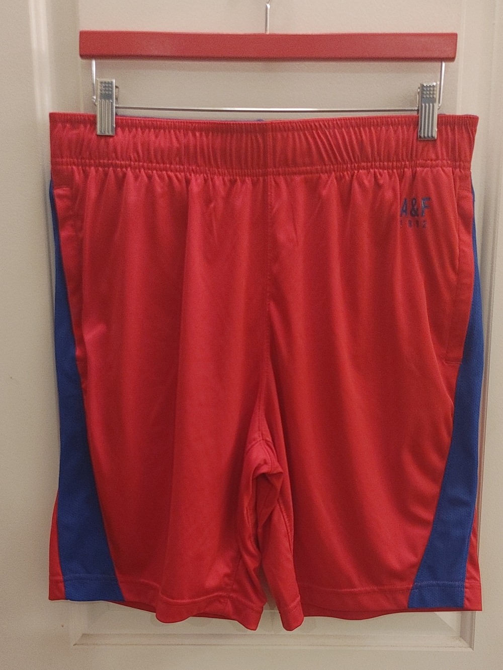Abercrombie & Fitch Red Men's Athletic Shorts with Blue Side Panels - Medium